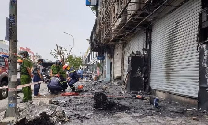 Cơ quan chức năng khống chế hoàn toàn đám cháy. Ảnh: TL.