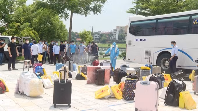Hành lý của các bác sỹ được khử trùng đúng quy định.