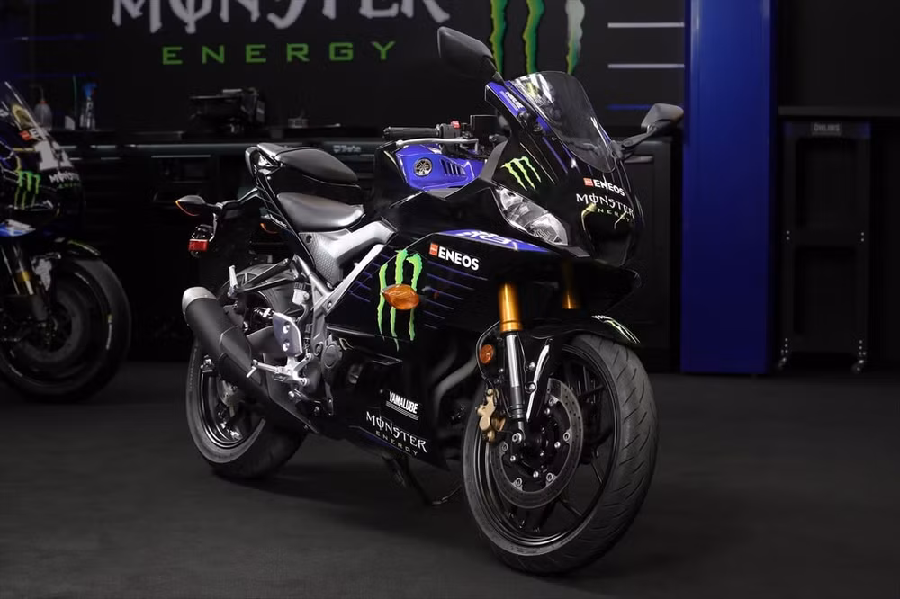 Yamaha YZF-R3 Monster Energy MotoGP Edition. Ảnh: TL