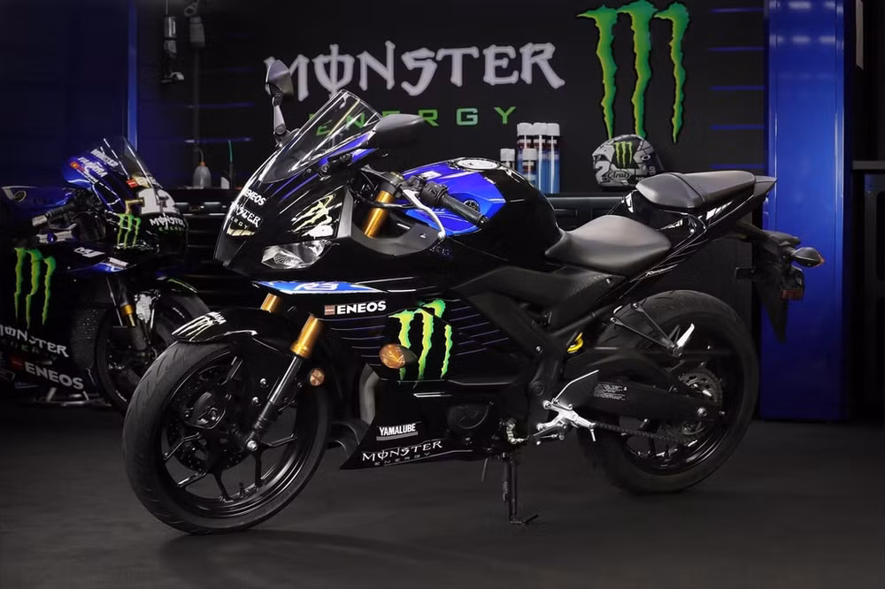 Yamaha YZF-R3 Monster Energy MotoGP Edition. Ảnh: TL