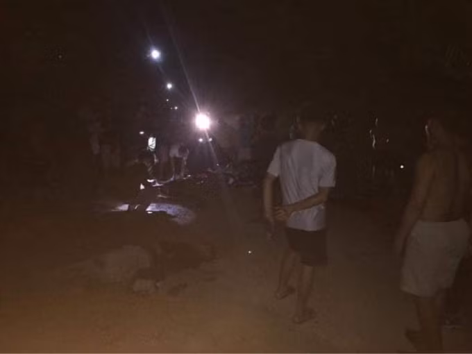 Người dân vây bắt các đối tượng trộm chó