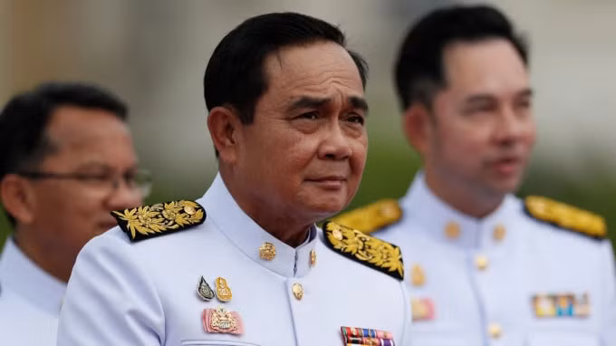 Thủ tướng Thái Lan Prayuth Chan-ocha tham dự buổi chụp ảnh với các bộ trưởng nội các mới tại Tòa nhà Chính phủ ở Bangkok vào ngày 13 tháng 8 . Ảnh: Reuters