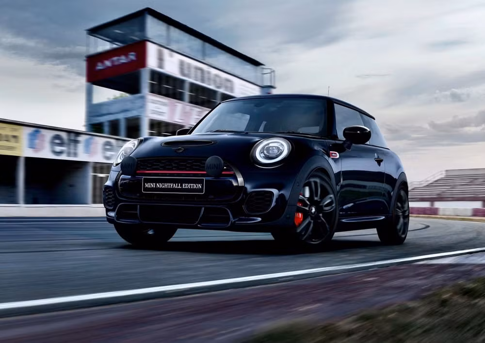 Mini JCW Nightfall Edition. Ảnh: TL