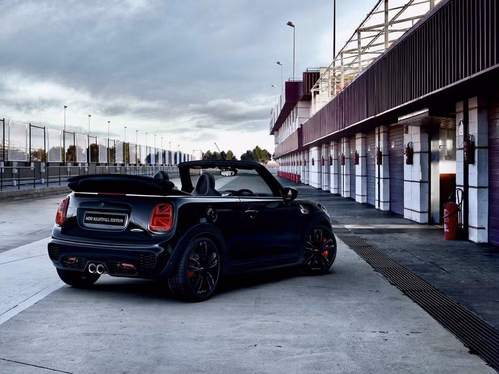 Mini JCW Nightfall Edition. Ảnh: TL
