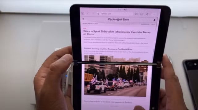 Microsoft Surface Duo. Ảnh: TechCrunch