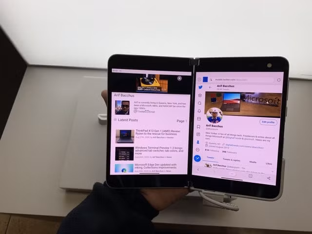 Microsoft Surface Duo. Ảnh: TechCrunch