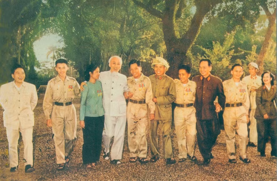 chu-tich-ho-chi-minh-dai-t.jpg
