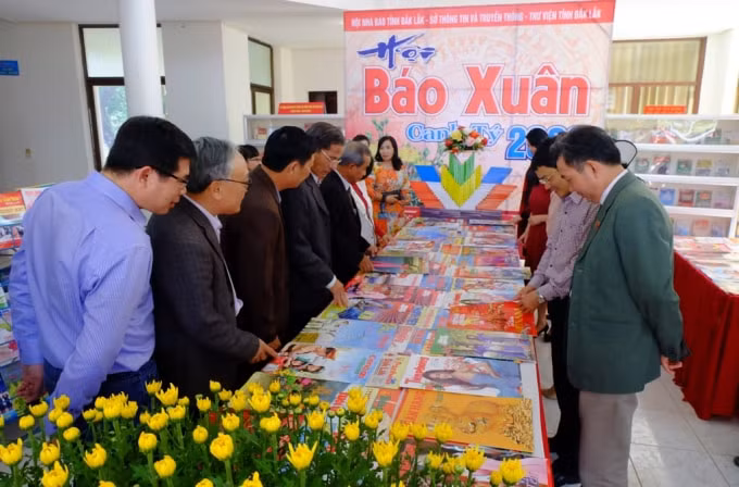 Hội báo đã thu hút đông đảo tầng lớn nhân dân tham quan. Ảnh: baodaklak.vn