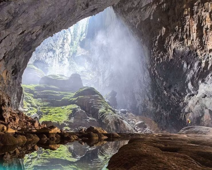 Hang Sơn Đoòng nằm trong vùng lõi Vườn Quốc gia Phong Nha-Kẻ Bàng, thuộc xã Thượng Trạch, tỉnh Quảng Trị (trước đây là tỉnh Quảng Bình).