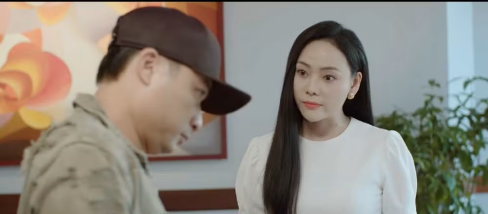 Lằn ranh - Tập 44: Ông Sách tìm gặp cấp trên để tháo gỡ vấn đề của Việt Đông - Ảnh 2.
