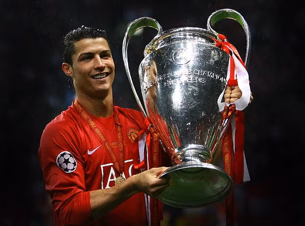 Cristiano Ronaldo góp công giúp Manchester United vô địch Champions League mùa 2007/08.