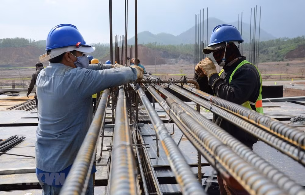 Giá thép hôm nay 5/1: Thép nội địa ổn định, giá thép cây Thượng Hải giảm nhẹ