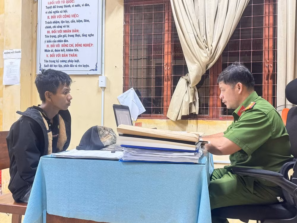 Công an xã Hội Cư làm việc với đối tượng Trần Minh Sang