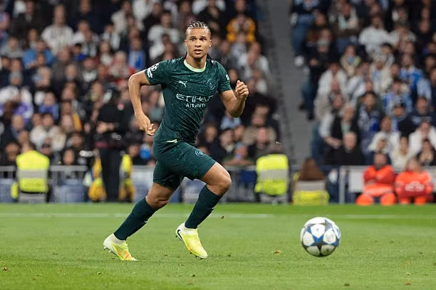 Nathan Ake hiện cân nhắc ra đi khi gặp khó trong việc cạnh tranh suất đá chính ở Manchester City.