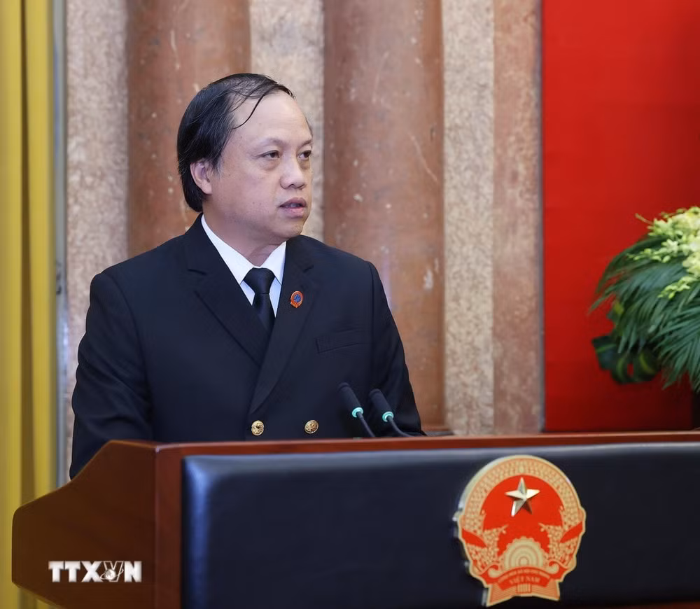 chu-tich-nuoc-trao-quyet-dinh-bo-nhiem-hai-pho-chanh-an-toa-an-nhan-dan-toi-cao-8515819-2.jpg
