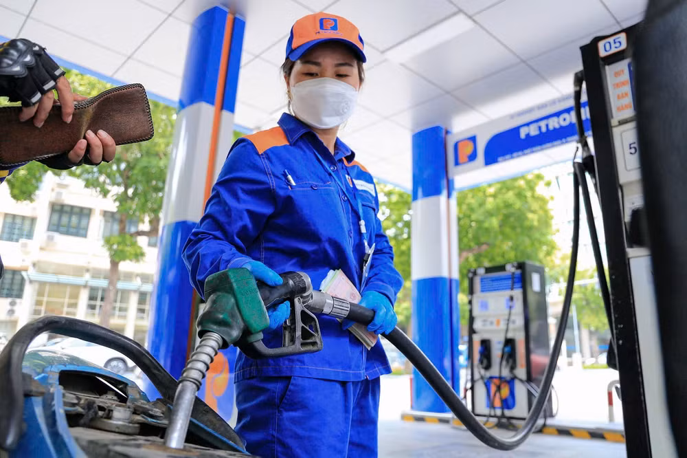 Giá xăng dầu trong nước dự báo giảm lần thứ 5 liên tiếp trong kỳ điều hành ngày 8/1/2026