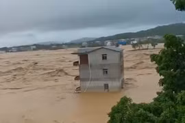 Lũ lụt làm vỡ đập nước ở Trung Quốc, hàng trăm người phải sơ tán
