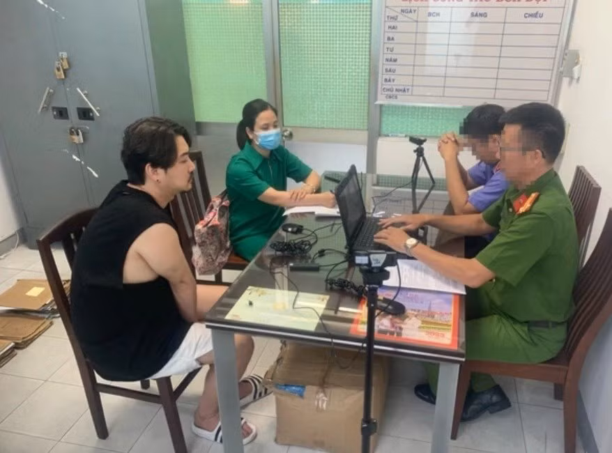 triet pha duong day gai goi chuyen hanh su trong can ho cao cap hinh 1