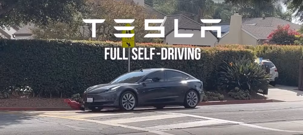 Mẫu xe Tesla tích hợp công nghệ tự lái. Ảnh: Tesla
