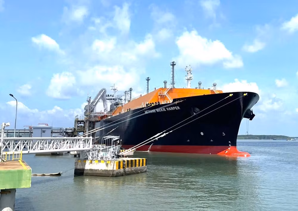 Tàu METHANE MICKIE HARPER vận chuyển khoảng 73.000 tấn LNG từ Canada đã cập cảng LNG Thị Vải