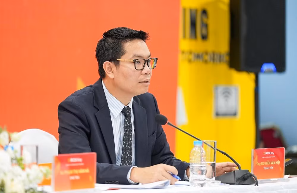 Tổng Giám đốc ROX Key Nguyễn Văn Hiệp chia sẻ về định hướng ứng dụng AI và công nghệ trong ĐHĐCĐ 2026