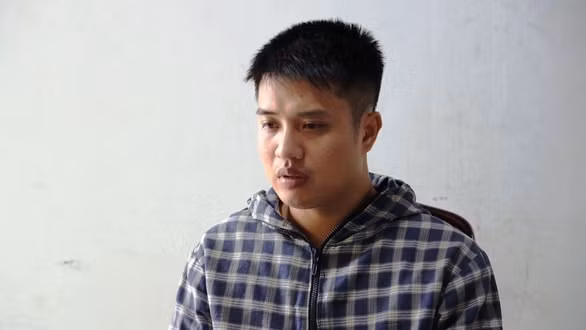Đối tượng Phạm Đức Điệp bị bắt giữ tại cơ quan điều tra. Ảnh: tuoitre.vn