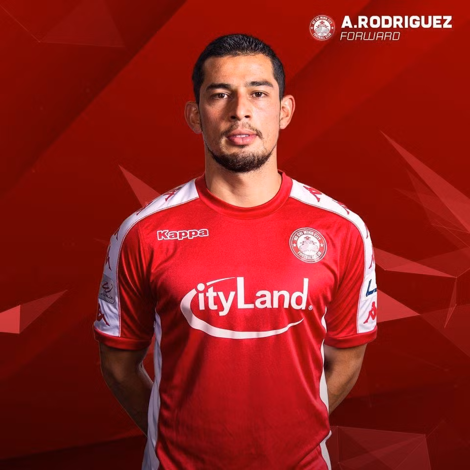 Cầu thủ Ariel Rodriguez phải nói lời chia tay CLB TP.HCM ngay sau V.League 2020. Ảnh: TL