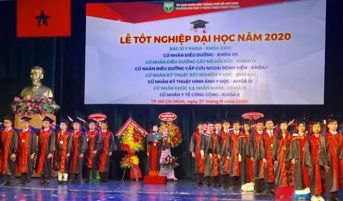 100% tân Bác sĩ, Cử nhân Y khoa tốt nghiệp Trường ĐH Phạm Ngọc Thạch đều được bố trí công việc tại các cơ sở y tế trực thuộc TP.HCM, việc bố trí được thực hiện theo thứ hạng đạt được của mỗi cá nhân.