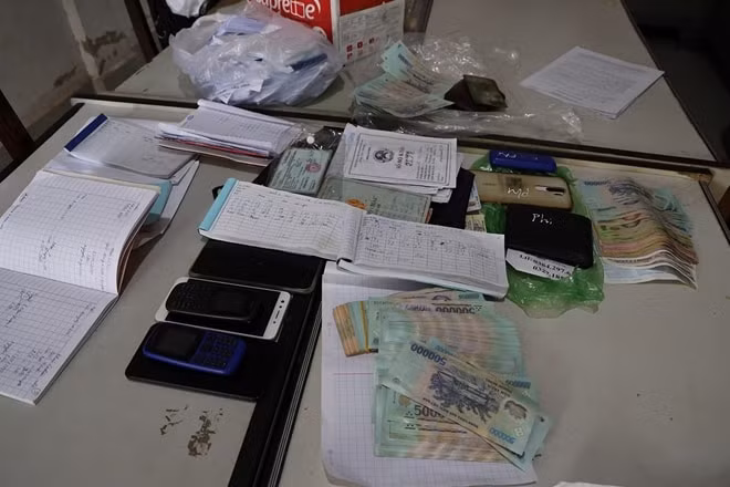 Tang vật bị Công an thu giữ.