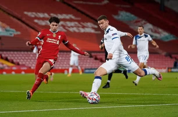 CLB Liverpool sớm nhận áp lực từ Atalanta trong hiệp 1. Ảnh: thethao247.vn