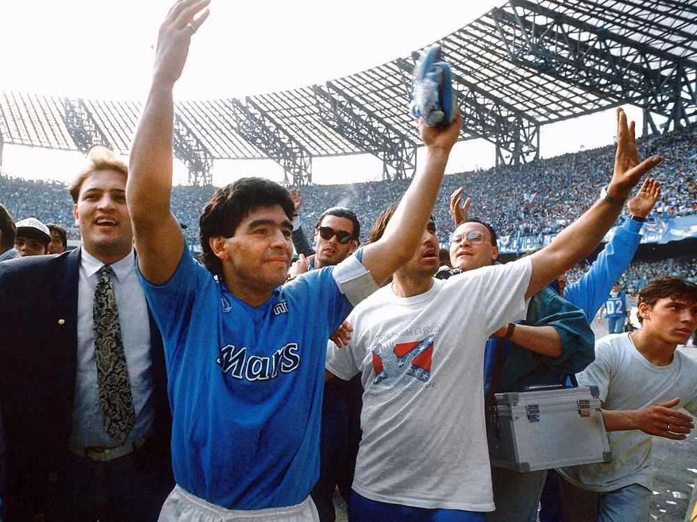 Huyền thoại Diego Maradona ra đi để lại một mất mát lớn cho làng túc cầu Argentina. Ảnh: TL