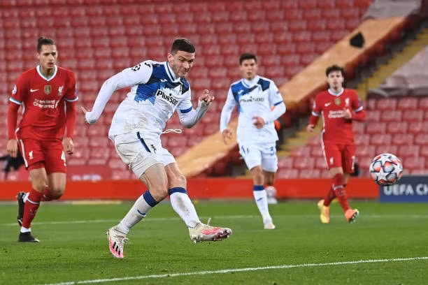 Cầu thủ Gosens có bàn thắng ấn định tỉ số 2-0 cho Atalanta. Ảnh: TL