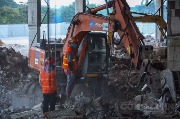 Được biết, trong danh sách các hạng mục đã xuống cấp cần sửa chữa của sân vận động Mỹ Đình cho SEA Games 31, mặt cỏ sẽ là hạng mục đầu tiên được nâng cấp (hạng mục này được cải tạo lần gần nhất vào năm 2011-2012).