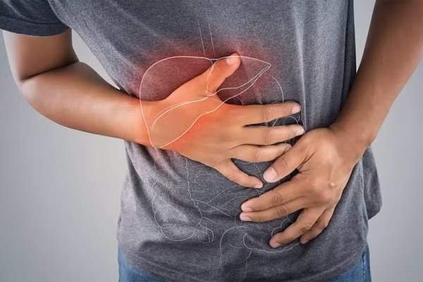 Người đàn ông 40 tuổi chết vì ung thư gan dù không hút thuốc, uống rượu. Ảnh: TL