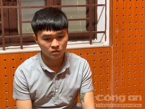 Nghi can Trần Công Đức tại cơ quan công an. Ảnh: congan.com.vn