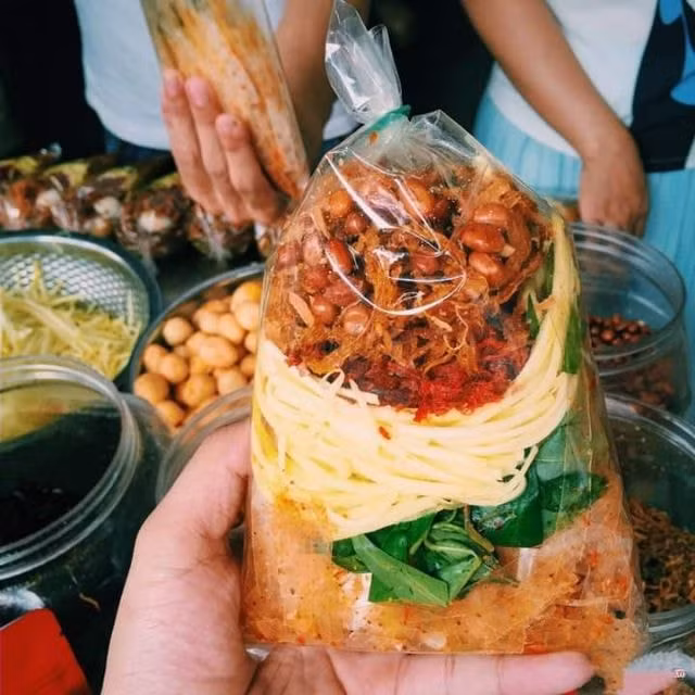 Ban quản lý An toàn thực phẩm đang tiếp tục làm rõ vụ việc ngộ độc thực phẩm trên đại bàn TP Đà Nẵng vừa xảy ra. Ảnh: cand.vn