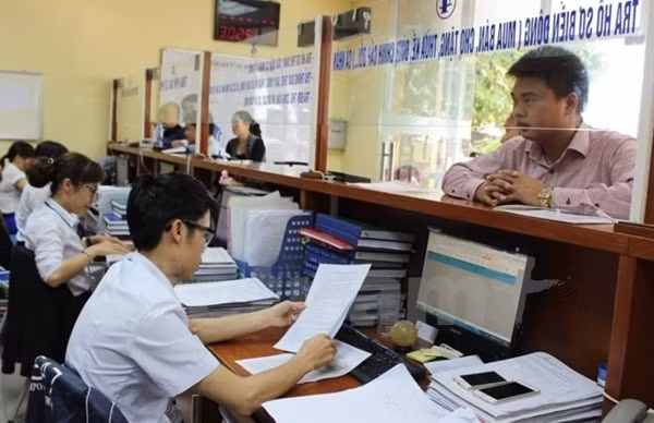 Văn phòng Chính phủ cùng các bộ, ngành đã tham mưu trình Chính phủ cắt giảm, đơn giản hóa gần 1.000 thủ tục hành chính. Ảnh minh họa