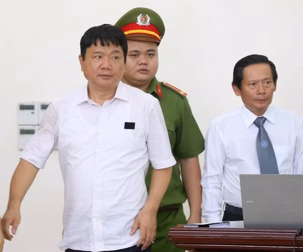 Ông Đinh La Thăng trong một lần ra tòa. Ảnh: T.L