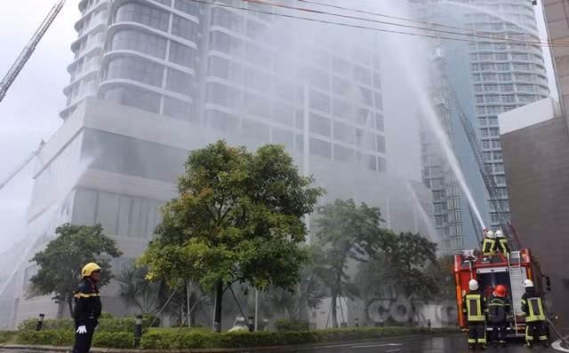 Sự cố giả định là tình huống tai nạn cháy, nổ tại nhà hàng Han River thuộc tầng 3 của khách sạn Vinpearl Condotel Riverfront Đà Nẵng do khí gas bị rỉ từ khớp nối giữa bếp nấu với đường ống dẫn khí của hệ thống gas Trung tâm. Sự cố làm sập đổ nhà hàng và một phần khu vực tầng 2 gây hư hỏng kỹ thuật. Nhân viên của tòa nhà nhanh chóng báo động và báo cho lực lượng Cảnh sát PCCC và các tòa nhà lân cận như Vincom Plaza, chung cư Azura.