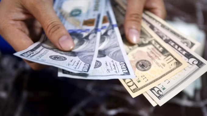 USD chạm mức thấp nhất trong gần 3 tháng trước hàng loạt thông tin bất lợi. Ảnh minh họa.