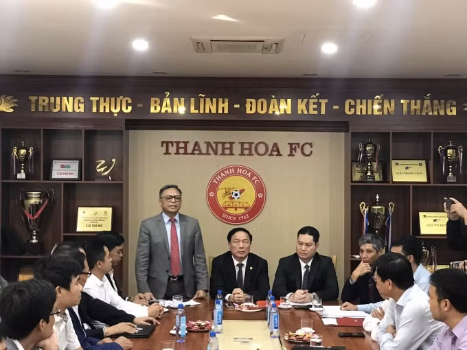 Ông Cao Tiến Đoan, tân Chủ tịch CLB bóng đá Thanh Hóa phát biểu. Ảnh: QD