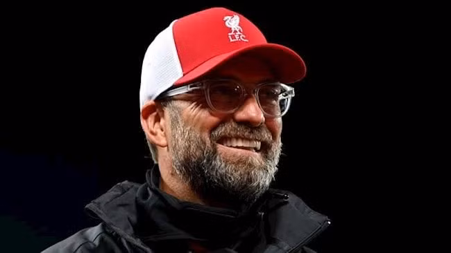 HLV Klopp chỉ ra 8 cái tên tranh ngôi vô địch NHA mùa này. Ảnh: TL