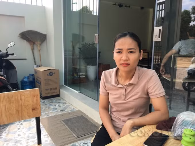 Chị Mai Thị Loan trao đổi với phóng viên.
