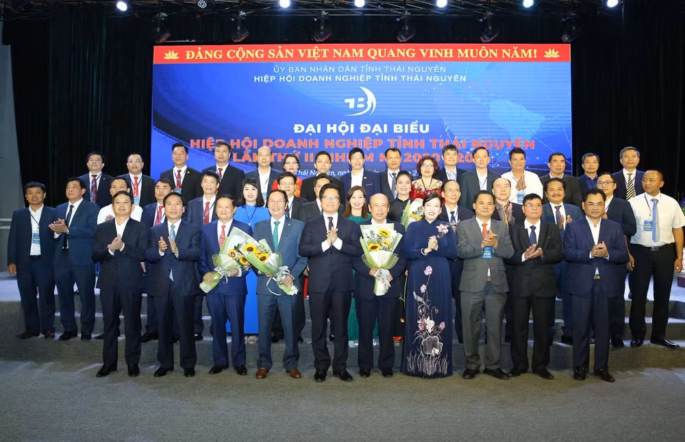 Ra mắt Ban chấp hành HHDN tỉnh khóa II, nhiệm kỳ 2020-2025. Ảnh: Sơn Hải