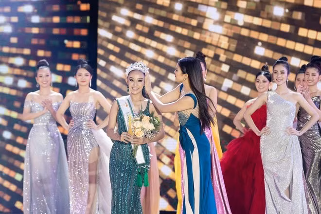 Mỹ Hải giành giải Á khôi 2.