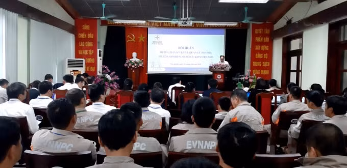 Họp triển khai công tác chuyển đổi số hóa HĐMBĐ sinh hoạt.