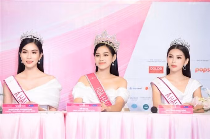 Guồng quay của các cuộc thi nhan sắc khiến cho người đăng quang sẽ phải sống một 